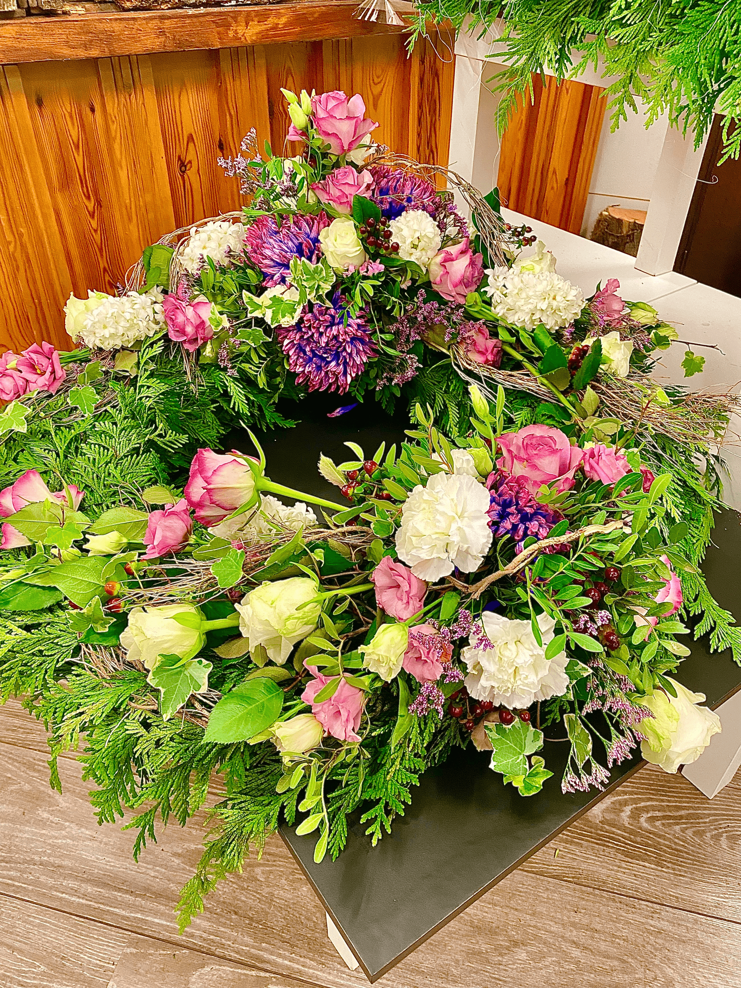 Rosa-pink-lila gestecktes Herz für Beisetzung – Trauerfloristik Floristik Köster Dorsten